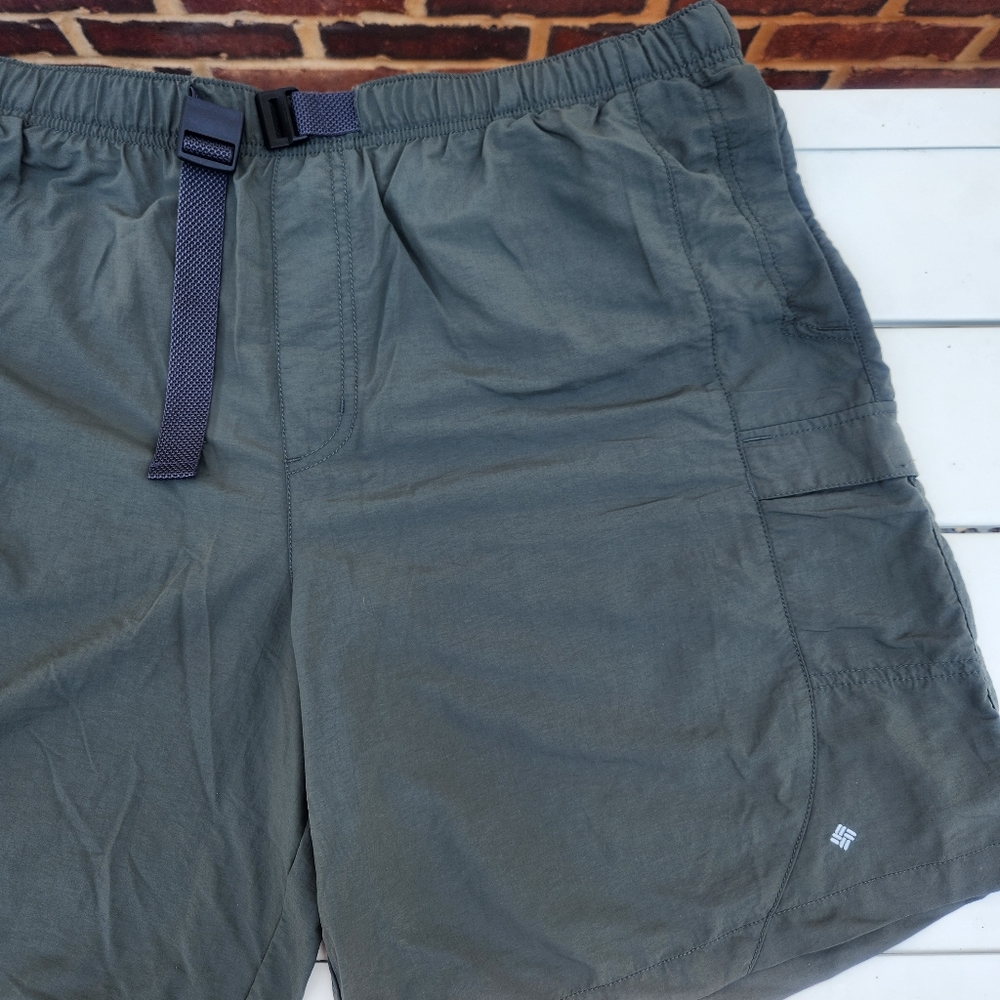 Columbia Men's Cargo Nylon Shorts Green XXL